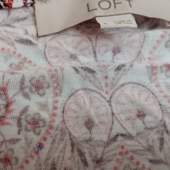 Women's Loft long sleeve paisley top with 1 sm flaw (see description) Size Large - Picture 4 of 9
